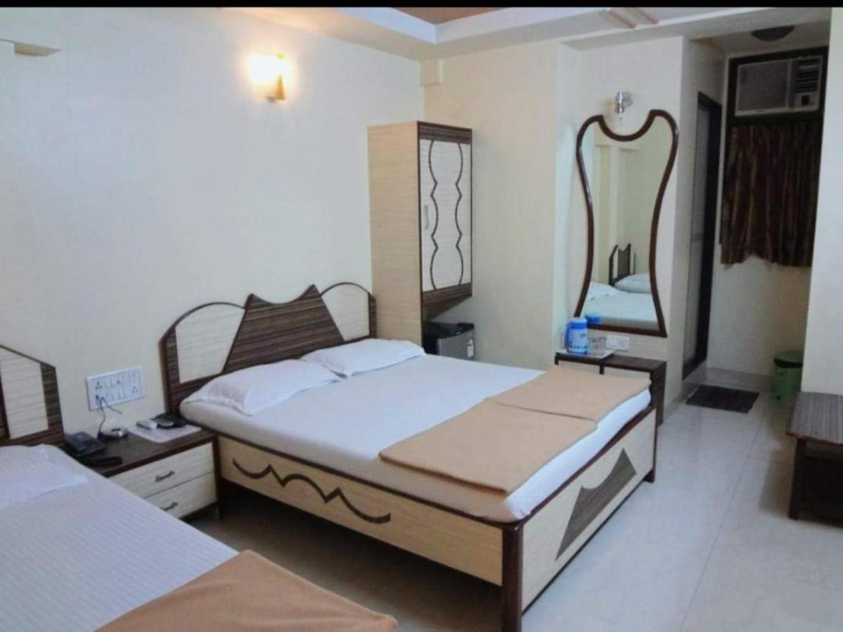 מומביי Hotel Broadway Colaba מראה חיצוני תמונה