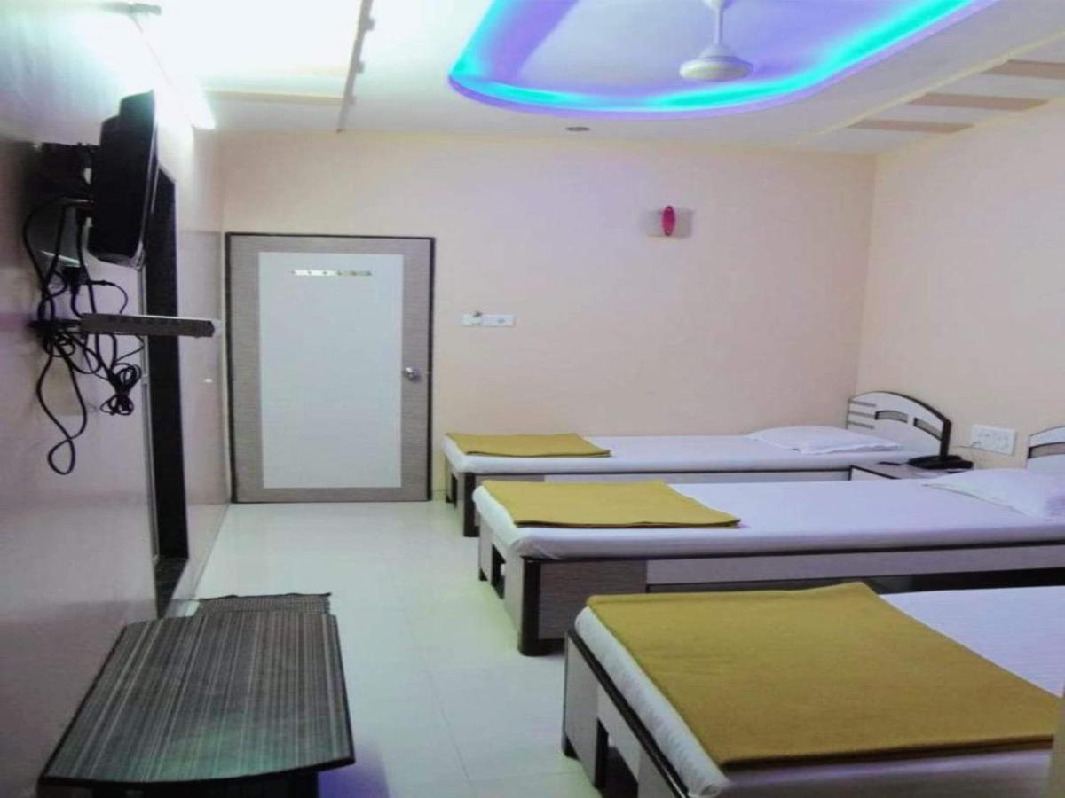 מומביי Hotel Broadway Colaba מראה חיצוני תמונה