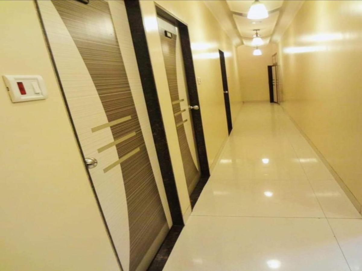 מומביי Hotel Broadway Colaba מראה חיצוני תמונה