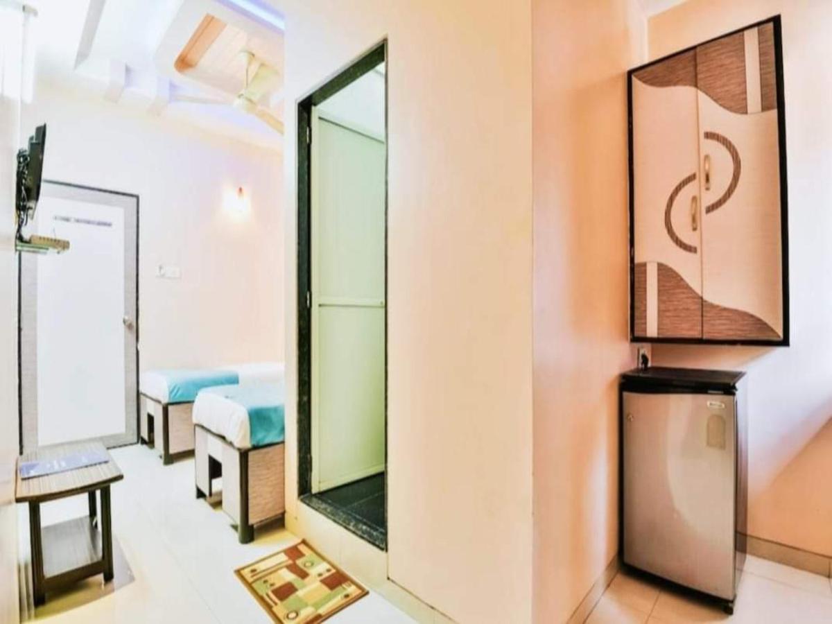 מומביי Hotel Broadway Colaba מראה חיצוני תמונה