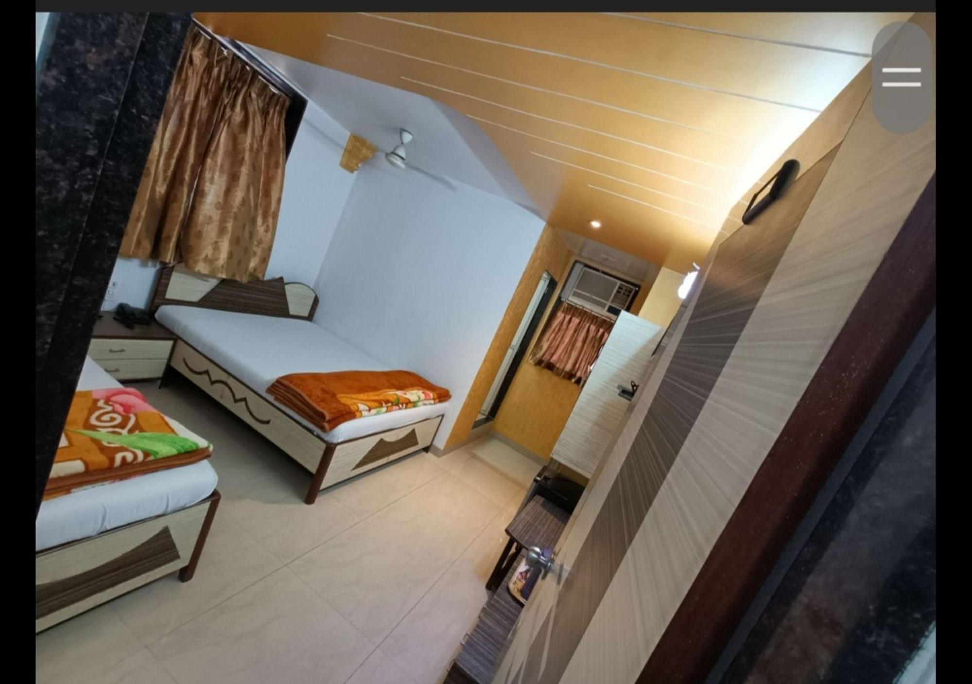 מומביי Hotel Broadway Colaba מראה חיצוני תמונה