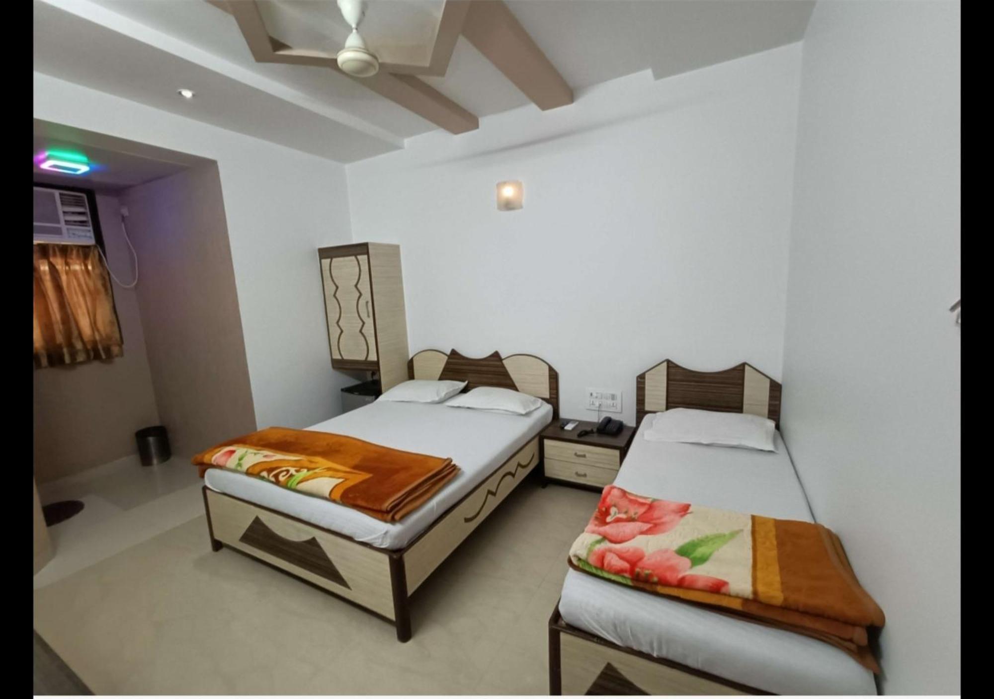 מומביי Hotel Broadway Colaba מראה חיצוני תמונה
