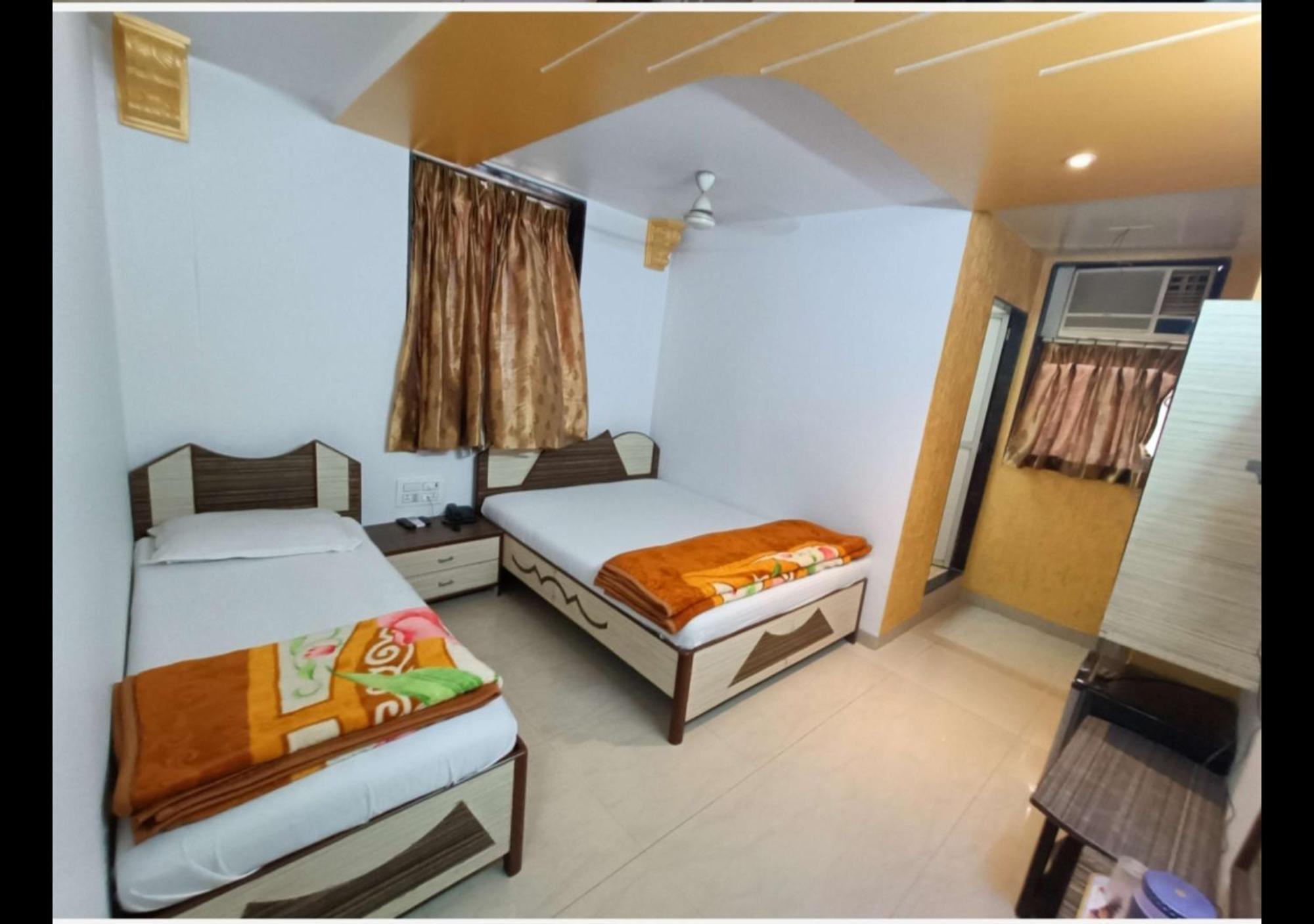 מומביי Hotel Broadway Colaba מראה חיצוני תמונה