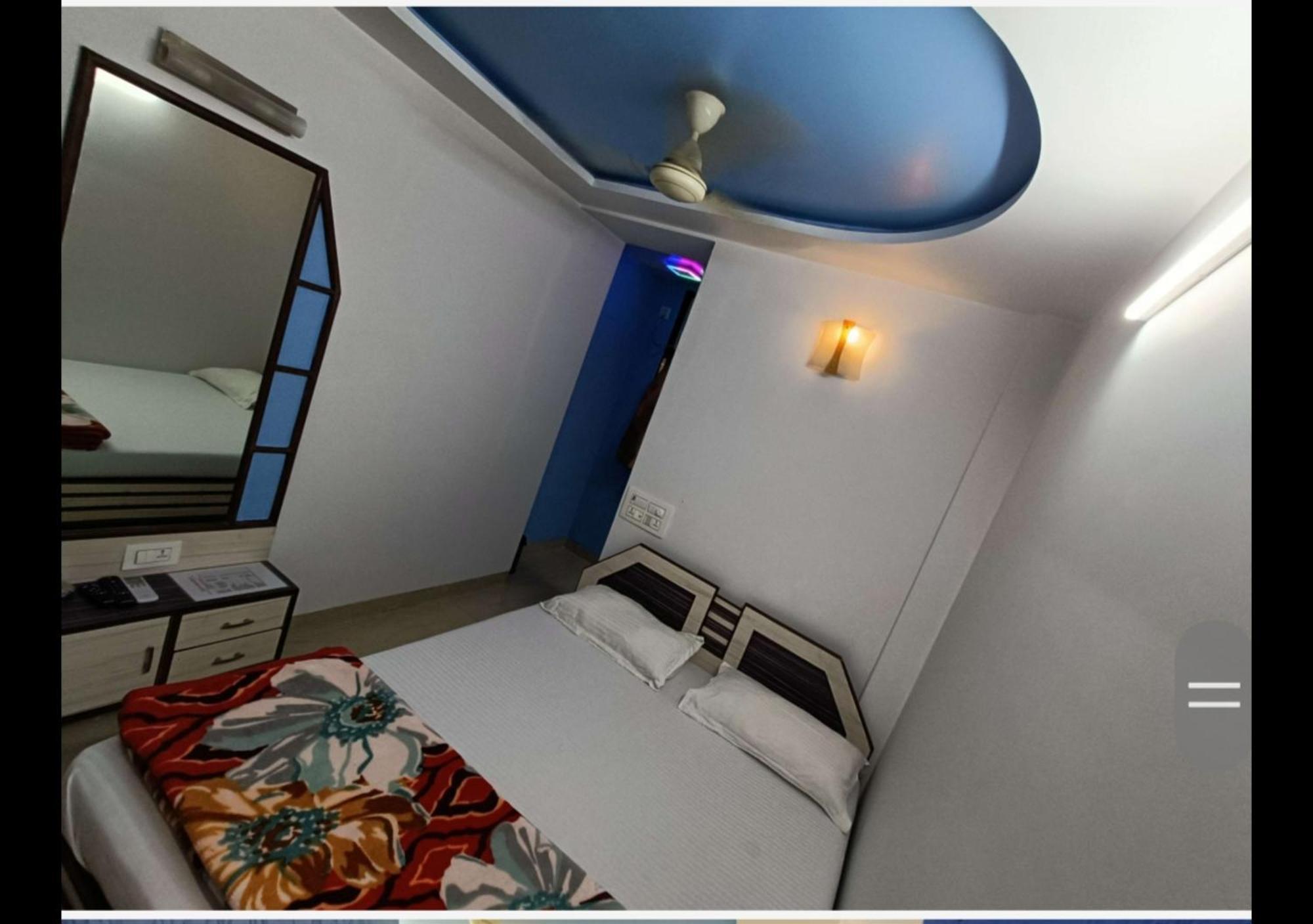 מומביי Hotel Broadway Colaba מראה חיצוני תמונה