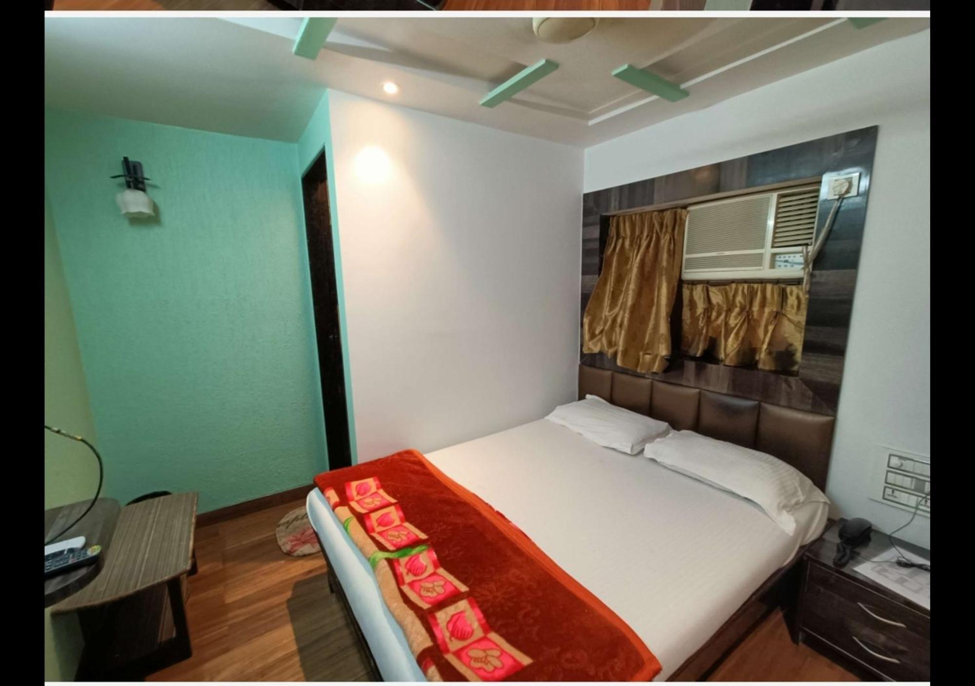מומביי Hotel Broadway Colaba מראה חיצוני תמונה
