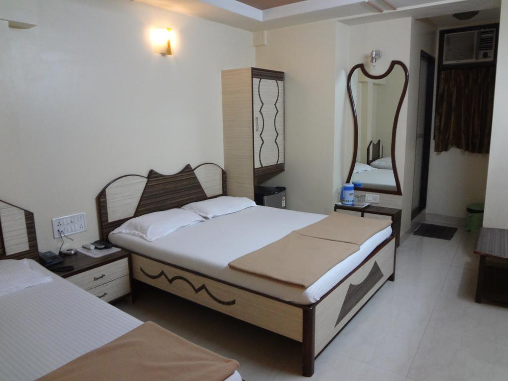 מומביי Hotel Broadway Colaba חדר תמונה