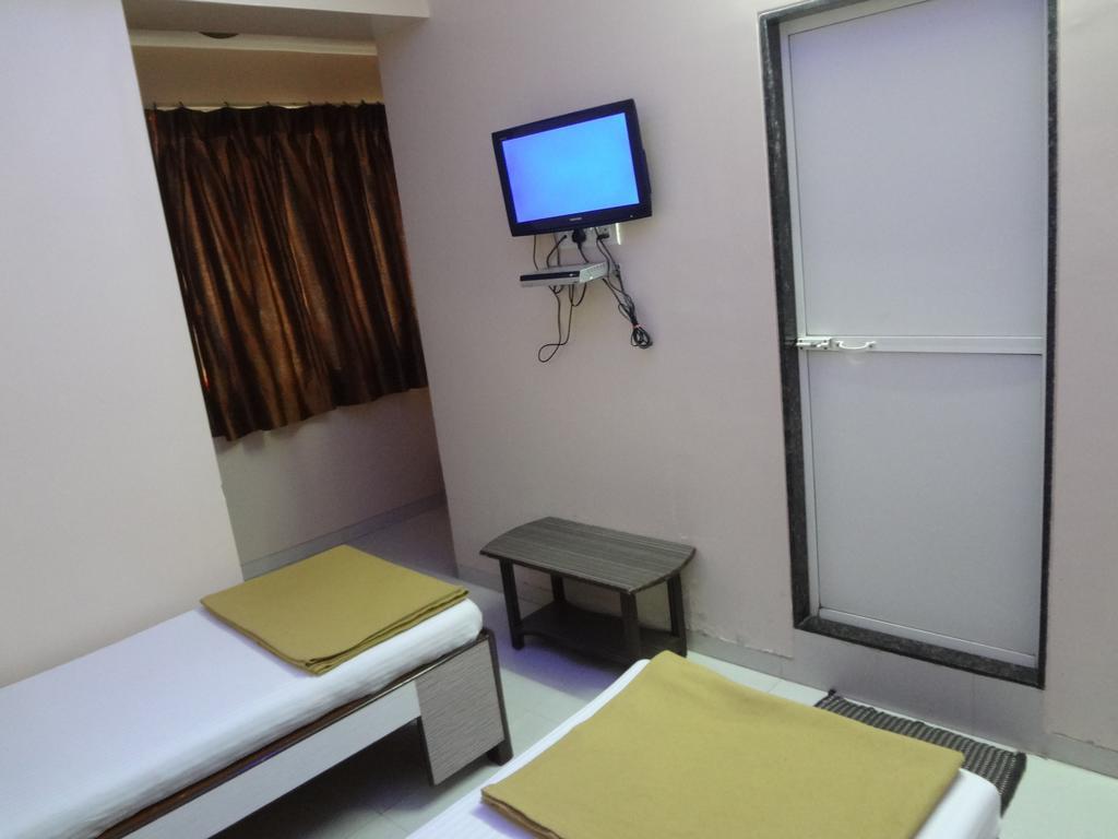 מומביי Hotel Broadway Colaba חדר תמונה